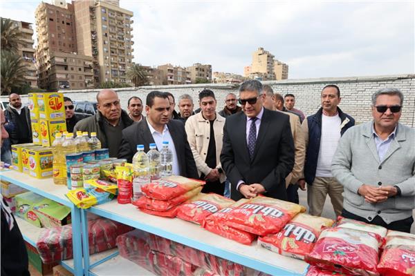  محافظ الجيزة يفتتح سوق اليوم الواحد بشارع الصوامع بحي إمبابة