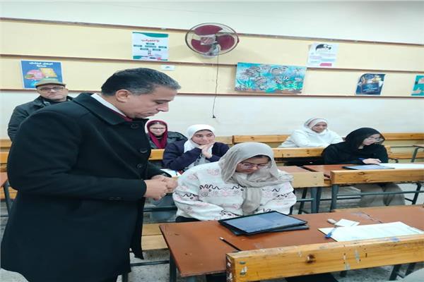 مدير تعليم الجيزة يتابع أعمال الامتحانات 