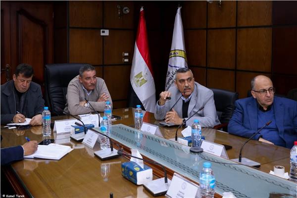 خلال الاجتماع