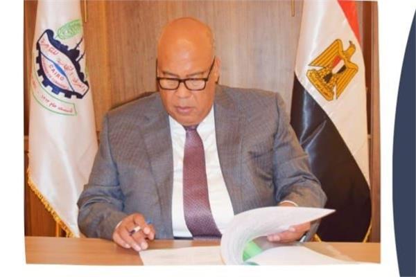 أيمن العشري، رئيس غرفة القاهرة التجارية