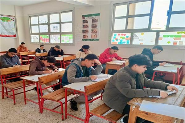 الهدوء يخيم علي لجان طلاب الشهادة الاعدادية