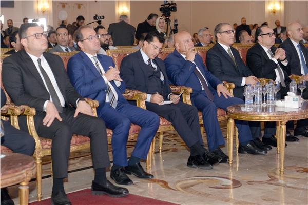 المشاركون في مؤتمر أخبار اليوم الاقتصادي