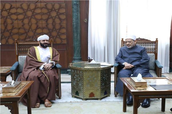 شيخ الأزهر يستقبل وزير الأوقاف العُماني