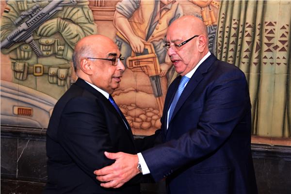 رىيس مجلس النواب يستقبل وزير العدل للتهنئة بمنصبه‎