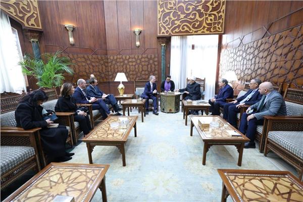 شيخ الأزهر يستقبل مفوض الحكومة الاتحادية الألمانية