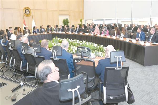 الفريق مهندس كامل الوزير يترأس اجتماع المجموعة الوزارية للتنمية الصناعية