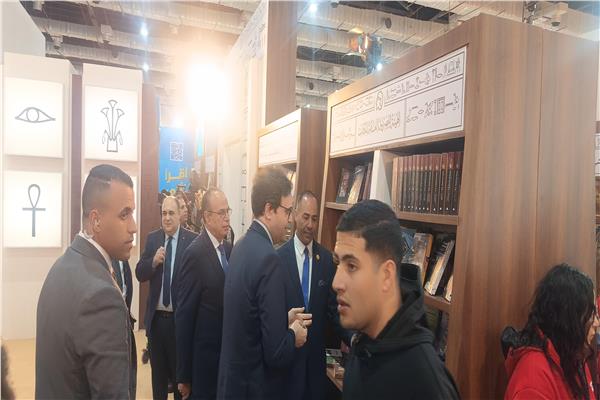 وزير الثقافة يصل معرض الكتاب تمهيدا لافتتاحه رسميا