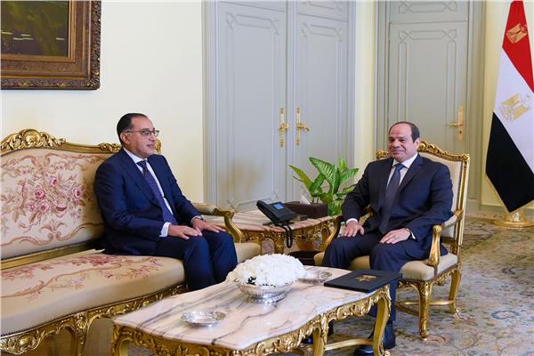  رئيس الوزراء يهنئ الرئيس السيسي بذكرى ثورة 25 يناير  