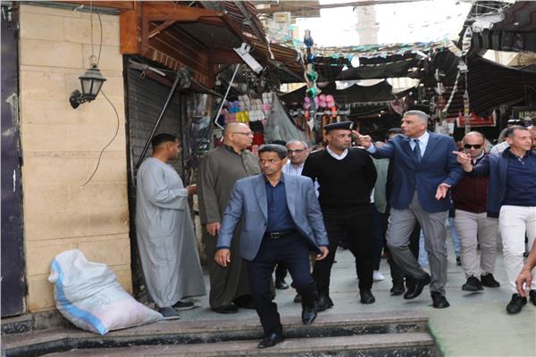  محافظ أسوان يقود حملة مفاجئة