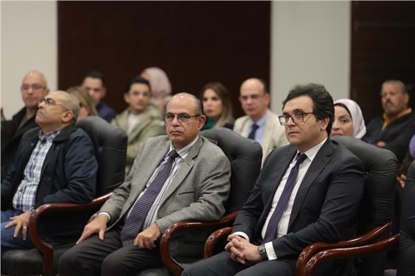 وزير الثقافة يشهد ندوة تثقيفية بمعرض الكتاب