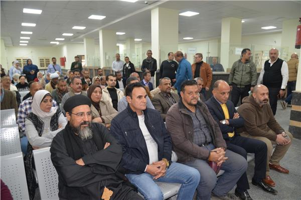 محافظ أسيوط خلال لقائه أهالي بني رافع بمنفلوط