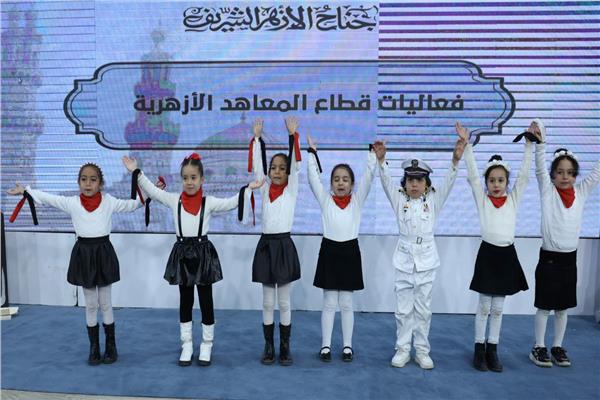 جانب من فعاليات اليوم الرابع لجناح الأزهر 