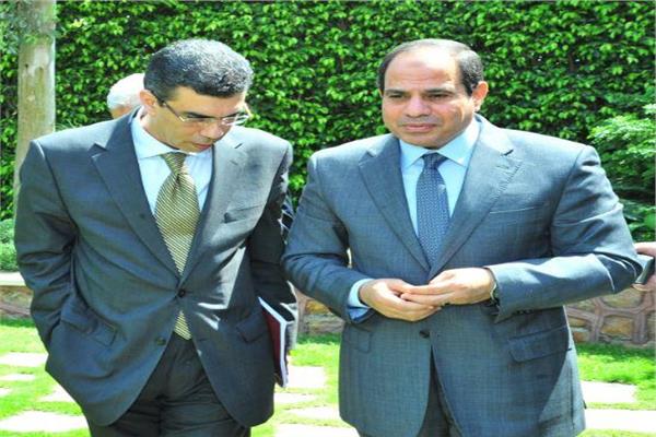 جانب من لقاء ياسر رزق مع الرئيس عبدالفتاح السيسي - صورة أرشيفية