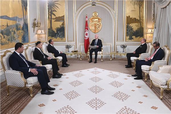 وزير الخارجية والرئيس التونسي 