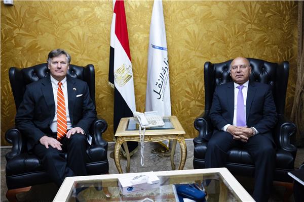  "الوزير" يبحث مع نائب وزير الخارجية الأمريكي تعزيز التعاون