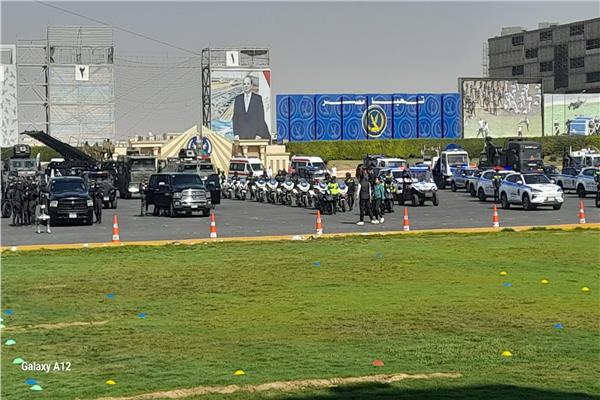 مركبات لاستخراج الوثائق خلال دقائق ومعدات شرطية حديثة