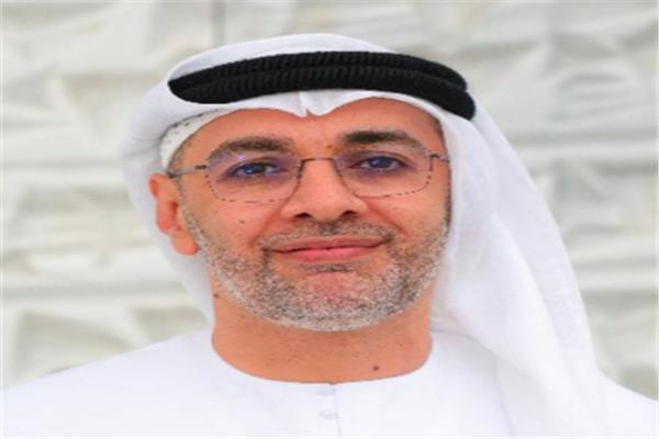الكاتب الإماراتي علي الشعالي