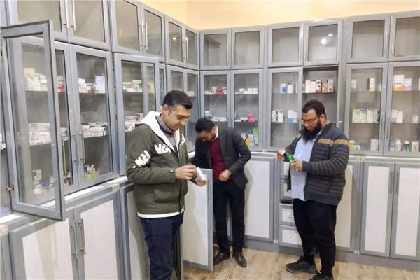 ضبط صيدلية غير مرخصة وبحوزتها 800 ألف وحدة دوائية بأسيوط 