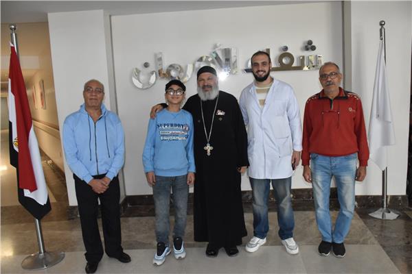 كنيسة القديسة رفقة بالغردقة تدعم مرضى السرطان بالأقصر