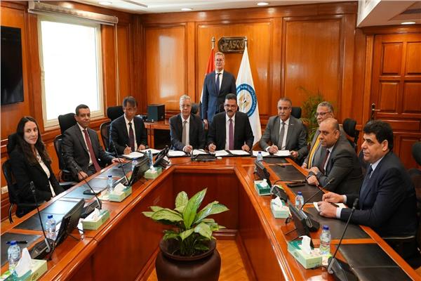 توقيع مذكرة تفاهم بين هيئة الثروة المعدنية والصناعات التعدينية، وشركتي فوسفات مصر وواديكو