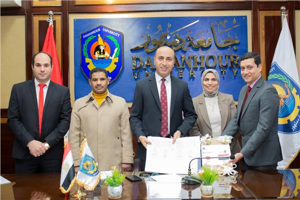 توقيع إتفاقية تعاون مشترك بين جامعتي دمنهور وطوكيو للعلوم باليابان 