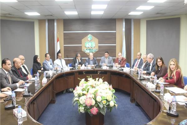 مستثمرو العاشر من رمضان