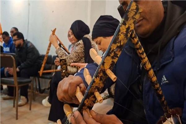 ورشة لتعلم فن السمسمية في مركز الفنون بالإسماعيلية 