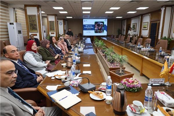 نائب وزير الصحة ورئيس جامعة المنيا يبحثان سبل تعزيز التعاون 