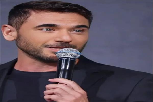 النجم أحمد عز 