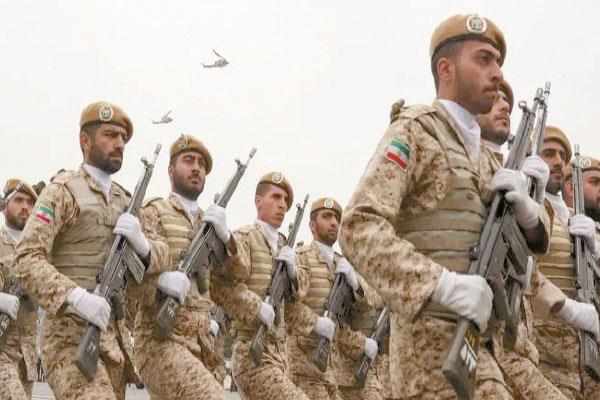 صورة أرشيفية للجيش الإيرانى