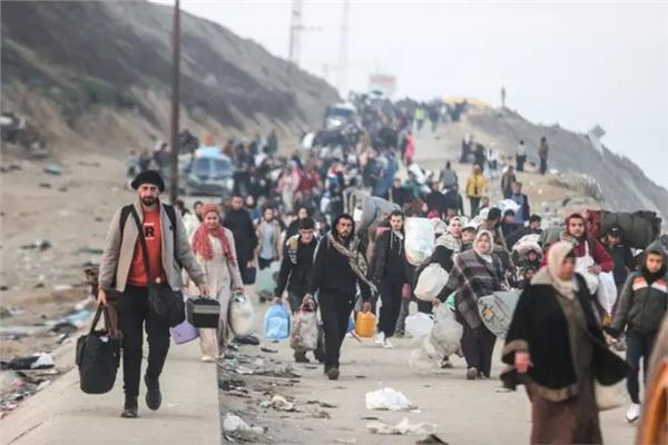 معاناة أهالي غزة خلال النزوح - صورة أرشيفية