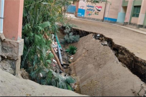 هبوط أرضي داخل مدرسة طحانوب الابتدائية بمحافظة القليوبية    