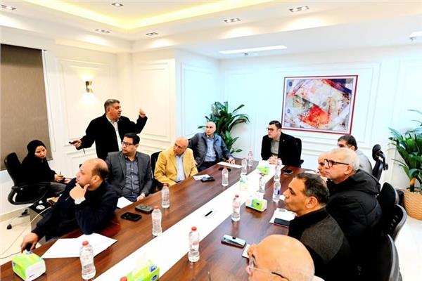 وزير الإسكان خلال الاجتماع