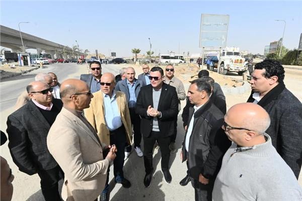 وزير الإسكان خلال جولته التفقدية