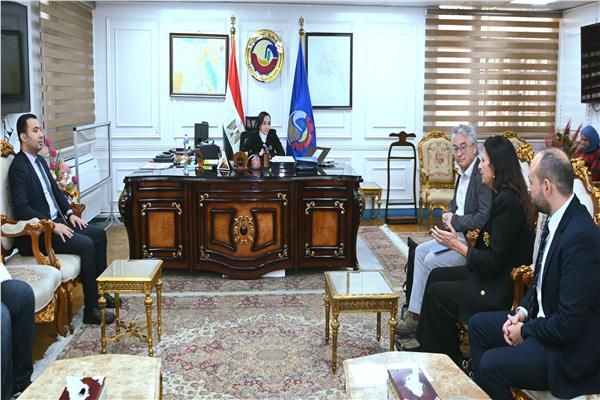 محافظ البحيرة تبحث مع المدير التنفيذي لهيئة فولبرايت