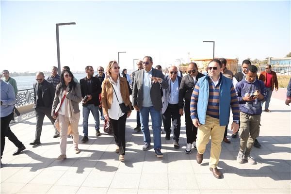 محافظ قنا وسفيرة الاتحاد الأوروبي يتفقدان مشروع تطوير "كورنيش النيل