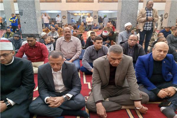 محافظ أسوان خلال فعاليات الأمسية الدينية النصف من شعبان