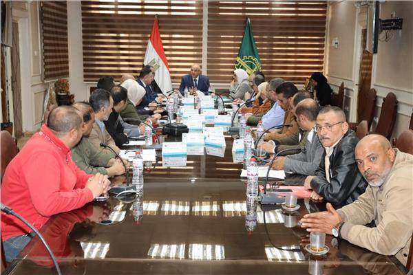 محافظ القليوبية يجتمع بصندوق التنمية الحضرية