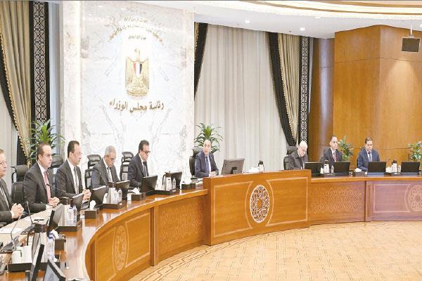 د. مصطفى مدبولى خلال اجتماع متابعة موقف التأمين الصحى الشامل