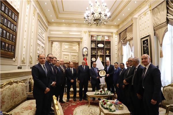 رئيس محكمة النقض خلال استقباله رئيس المحكمة العليا بالجمهورية الموريتانية