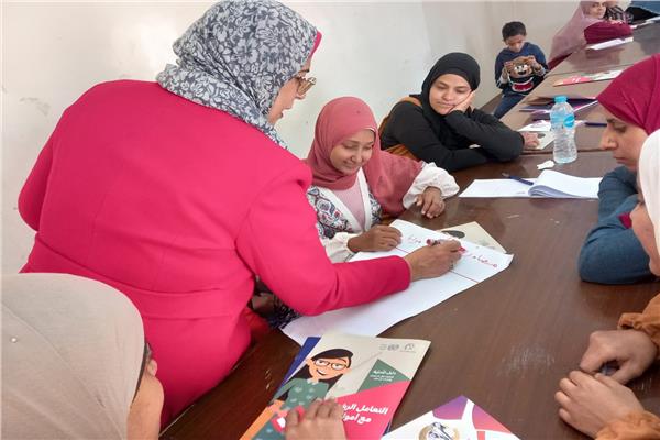  "القومي للمرأة" يطلق تدريبات للتثقيف المالي للسيدات بمركزي قفط وقنا