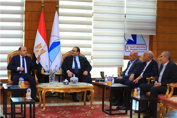   محافظ كفر الشيخ يهنئ  الدكتور يحيى زكريا برئاسة الجامعة