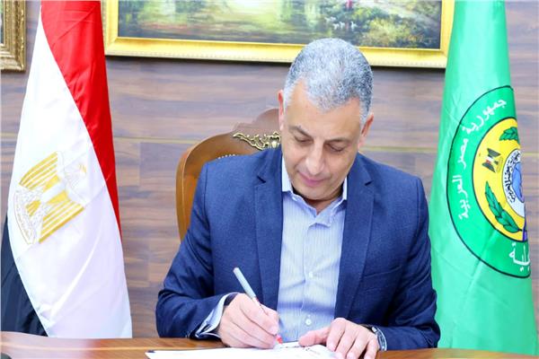اللواء طيار أكرم محمد جلال محافظ الإسماعيلية