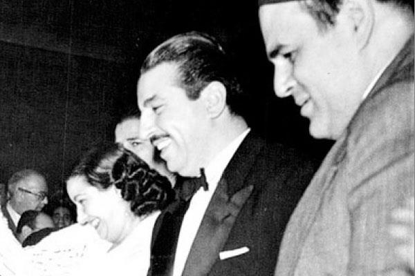 مصطفى أمين وأنور وجدى وأم كلثوم فى افتتاح فيلم «فاطمة»