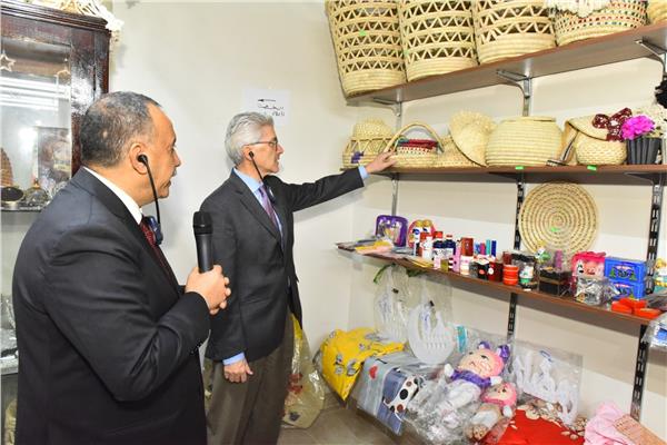 محافظ أسيوط