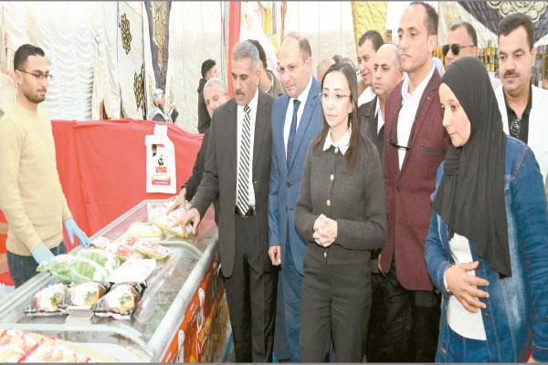 د. جاكلين عازر خلال افتتاح معارض البحيرة