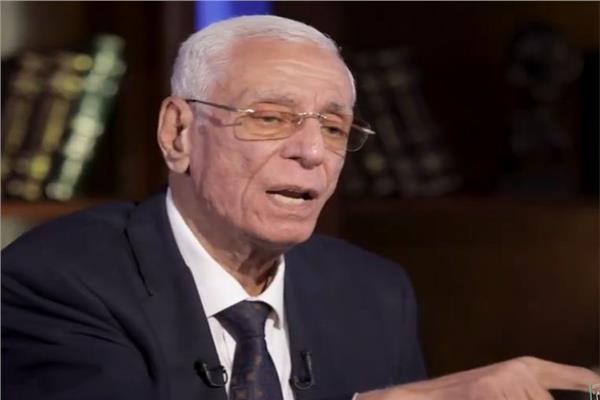  الدكتور حسام موافي أستاذ الحالات الحرجة بـ كلية طب قصر العيني