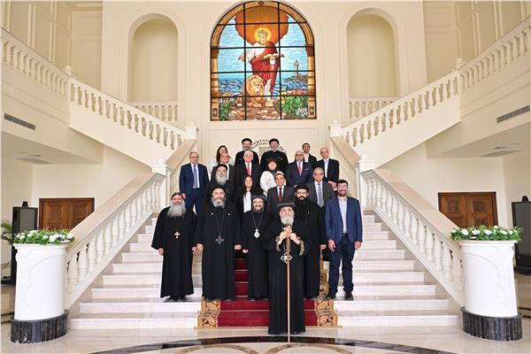 البابا تواضروس يلتقي عدد من ممثلي المعاهد الكنسية