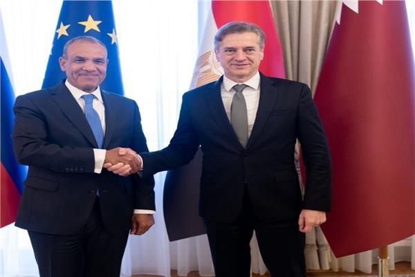  وزير الخارجية رئيس وزراء جمهورية سلوفينيا