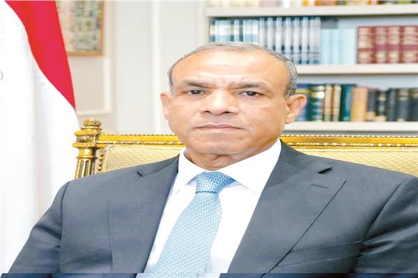  د. بدر عبد العاطى